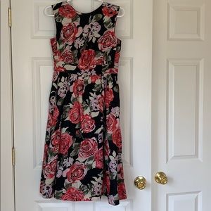 ModCloth Emily and Fin floral midi dress sz XS EUC